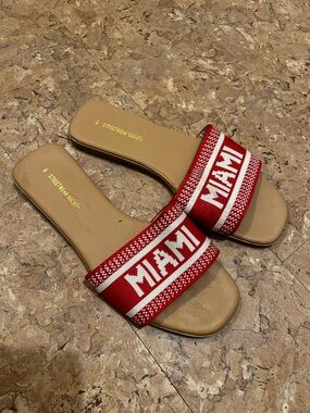 Urban Planet Red and Tan 'MIAMI' Slide Sandals